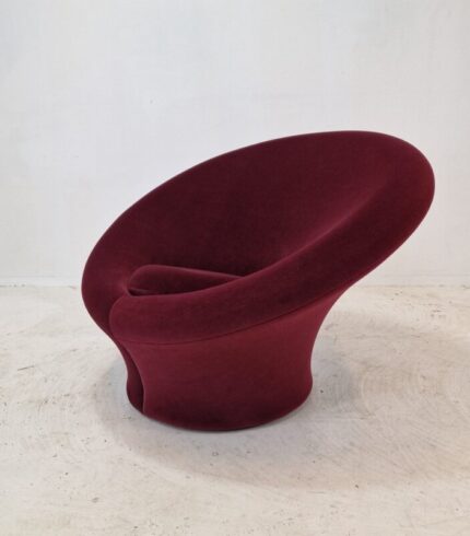 big-mushroom-armchair-by-pierre-paulin-for-artifort-1.jpg